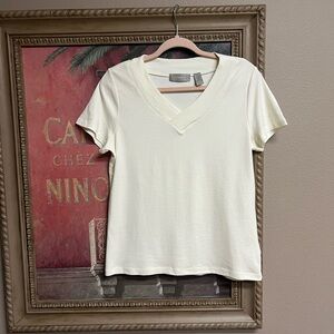 Liz Claiborne Classic Cream V-Neck Women's Top